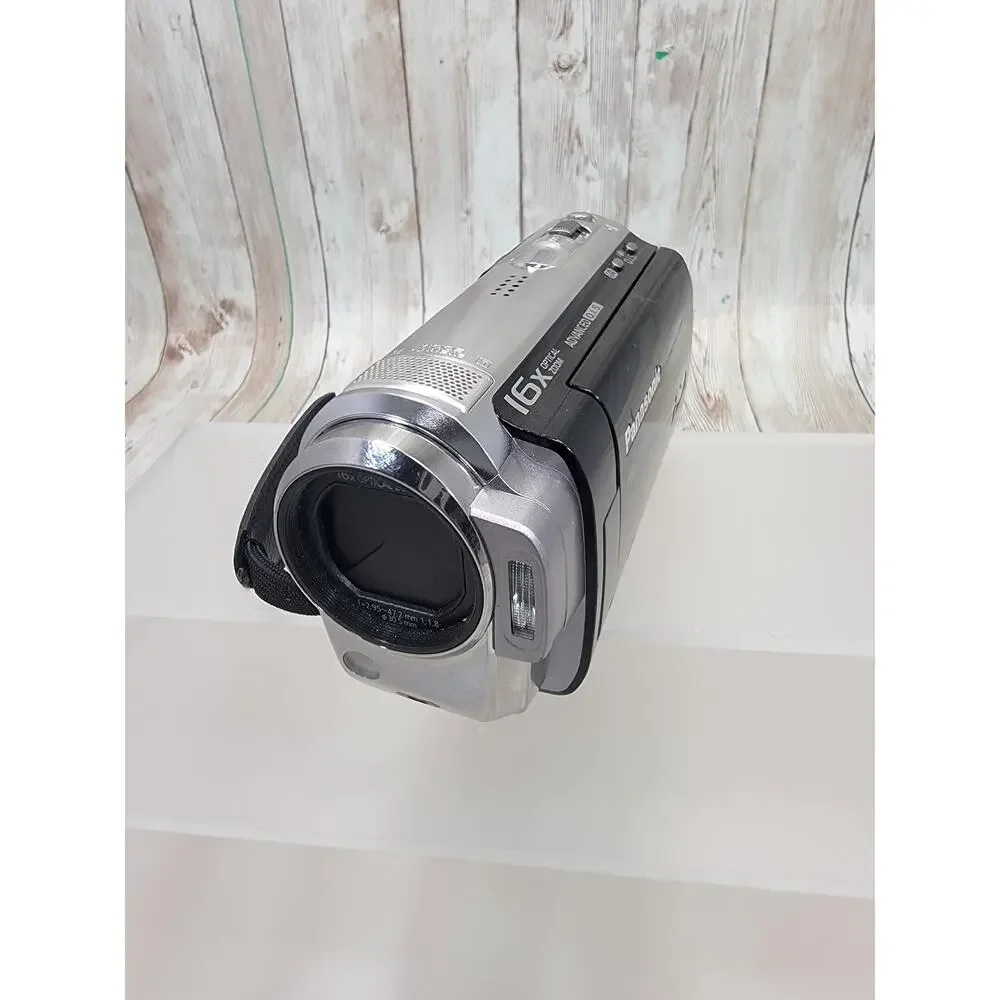 Panasonic HDC-TM10 2.5